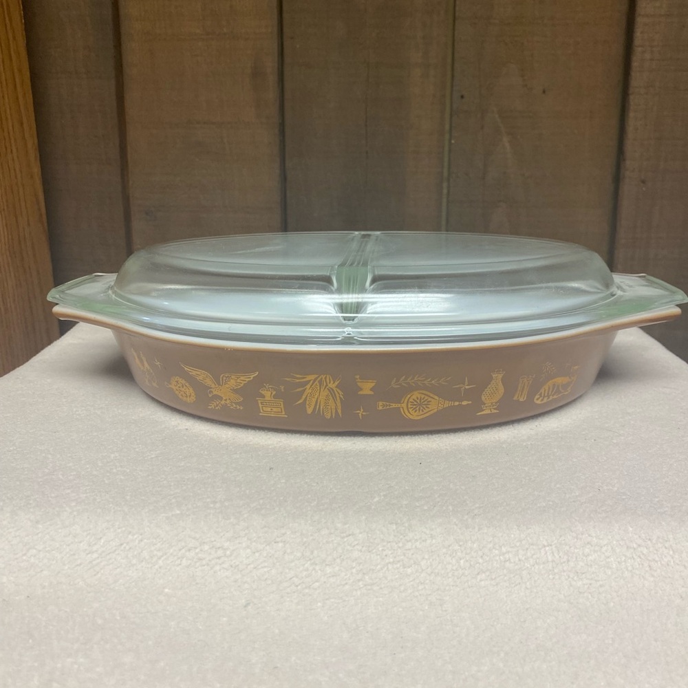 Pyrex Divided Casserole Dish w Lid Brown Gold Early American 1.5 qt Vintage